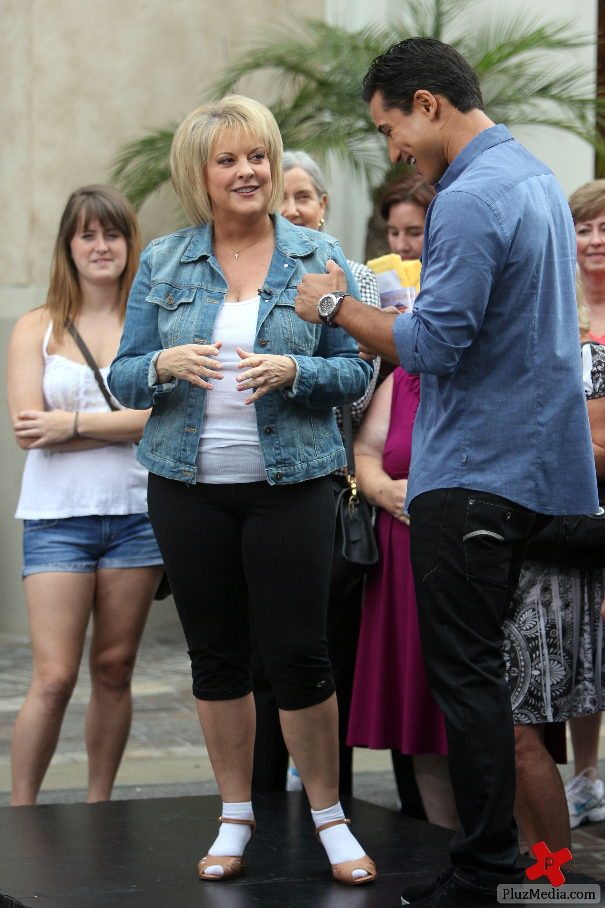 Celebrities at The Grove to film an appearance for news programme 'Extra' | Picture 88920